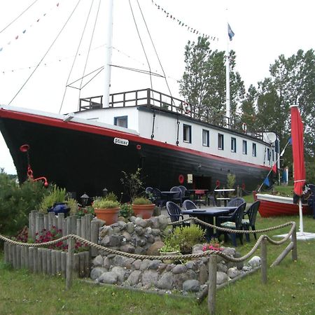 Hotelschiff Stinne Wustrow  Esterno foto