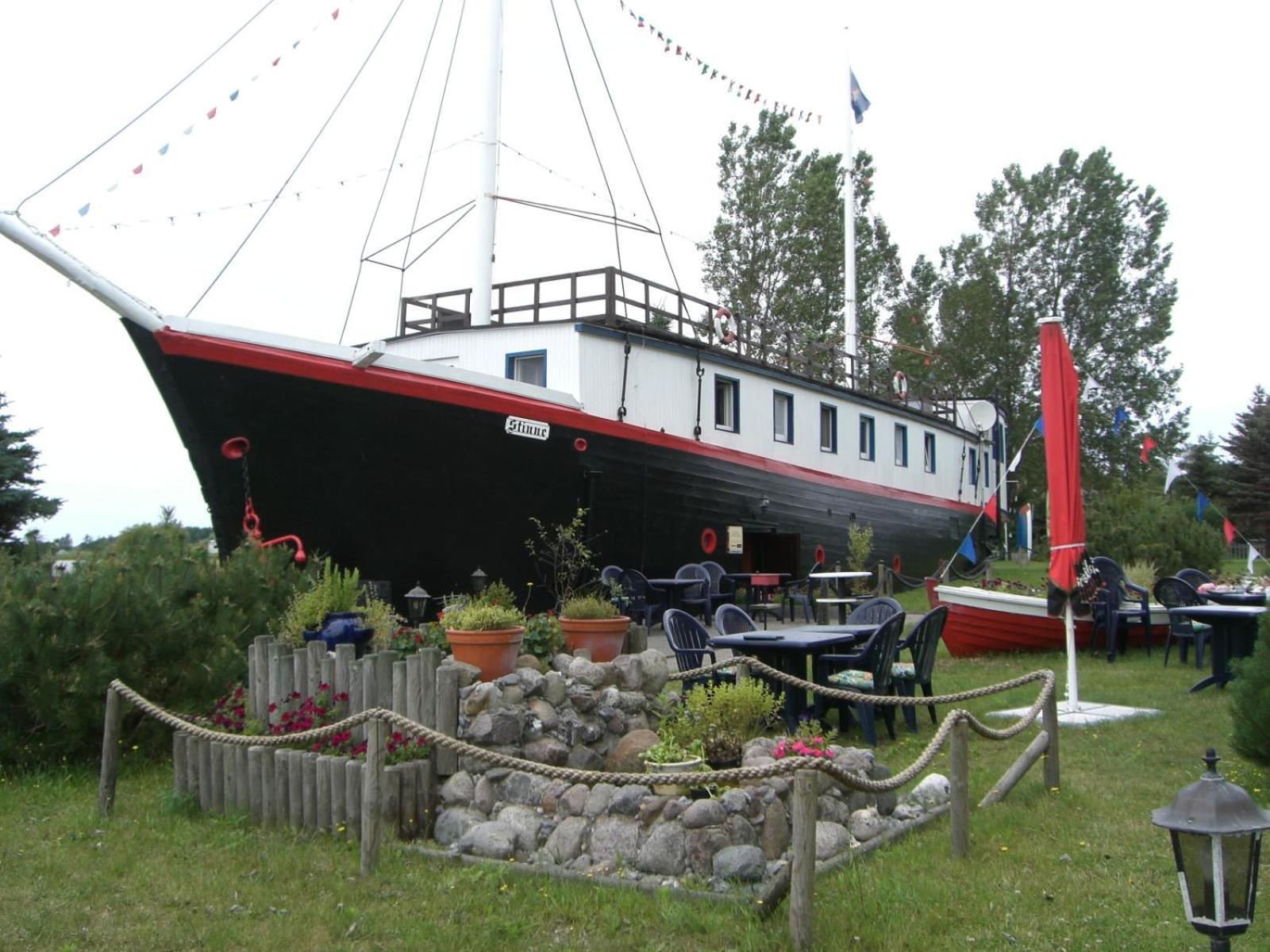 Hotelschiff Stinne Wustrow  Esterno foto